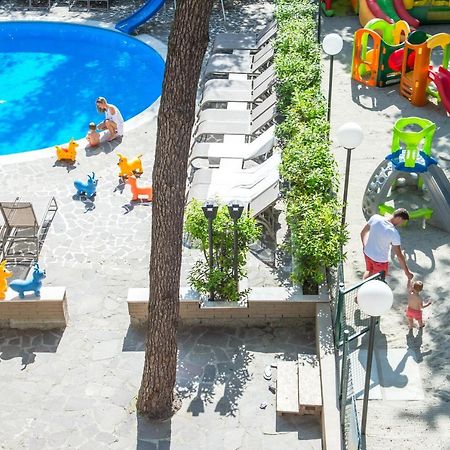 Meridiana Family & Nature Hotel Marina Romea Exteriör bild