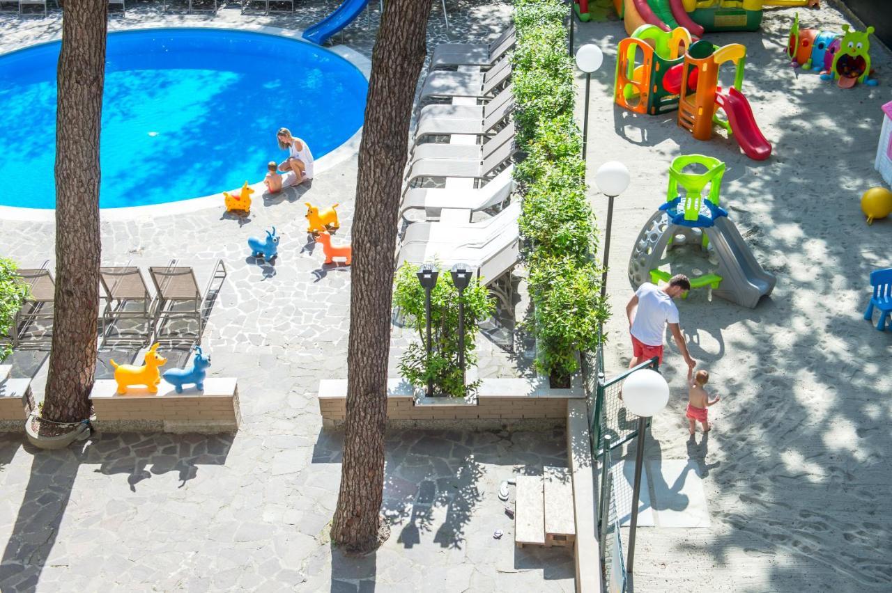 Meridiana Family & Nature Hotel Marina Romea Exteriör bild