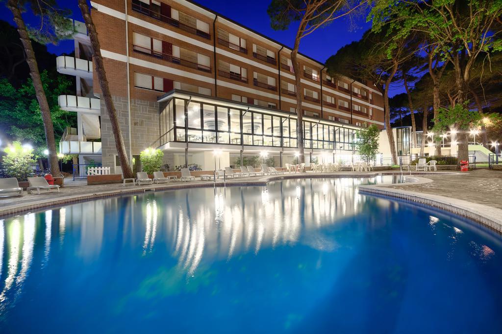 Meridiana Family & Nature Hotel Marina Romea Exteriör bild