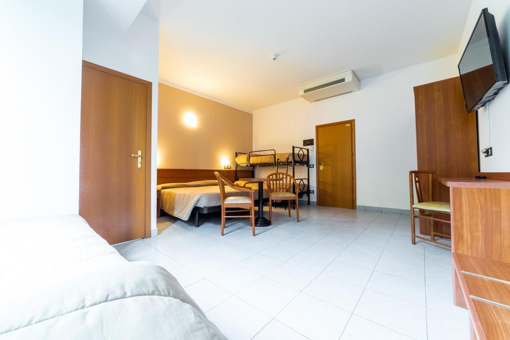Meridiana Family & Nature Hotel Marina Romea Rum bild