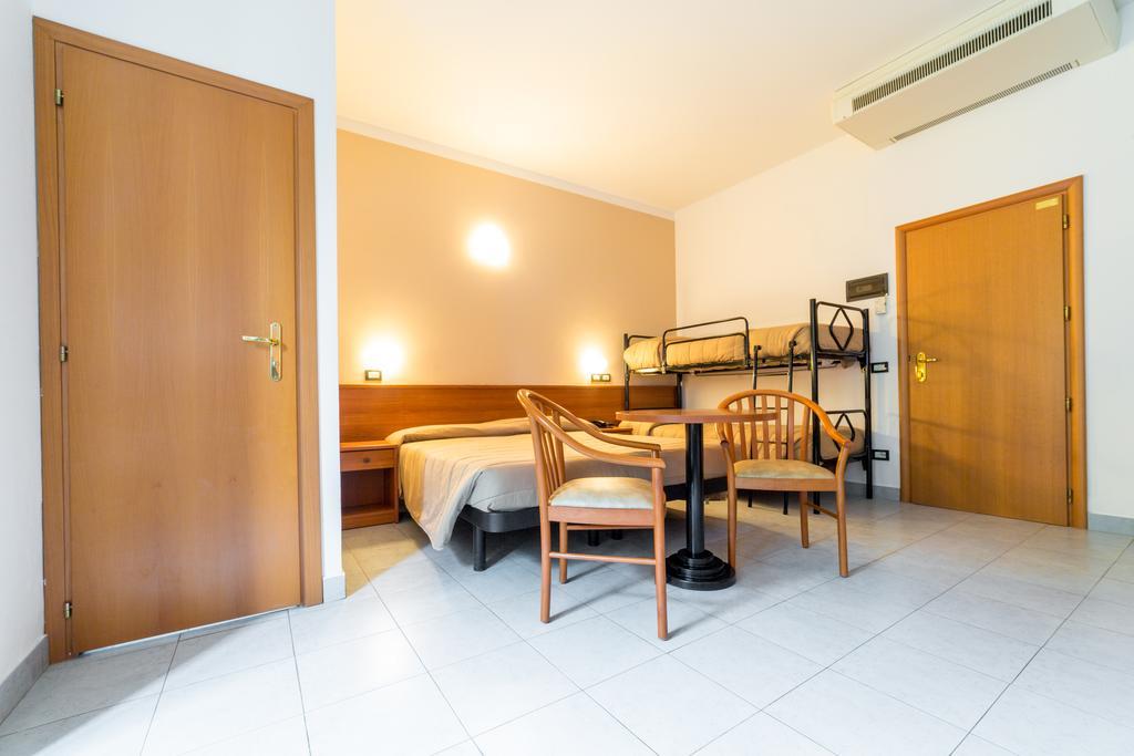 Meridiana Family & Nature Hotel Marina Romea Rum bild