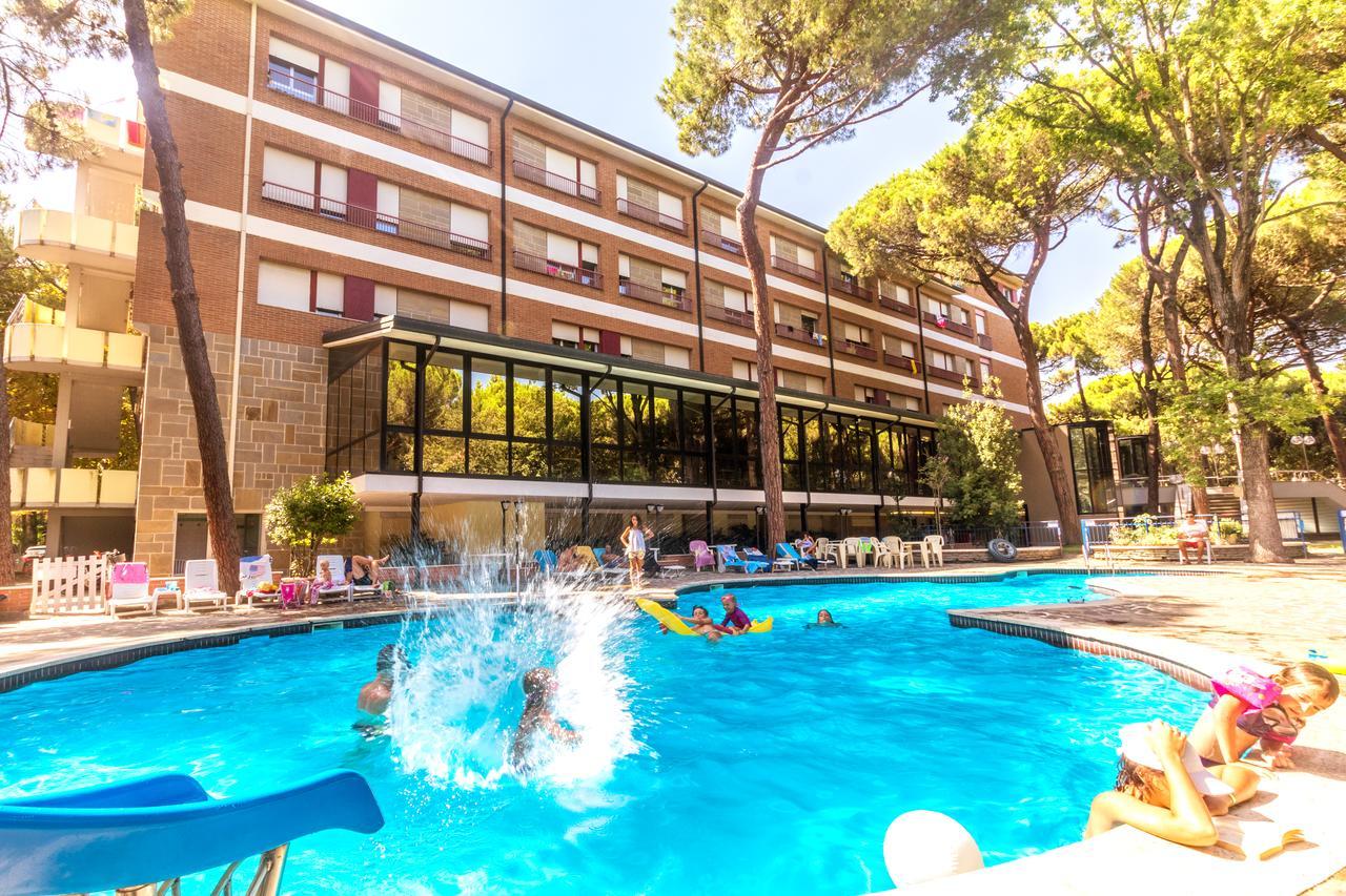 Meridiana Family & Nature Hotel Marina Romea Exteriör bild